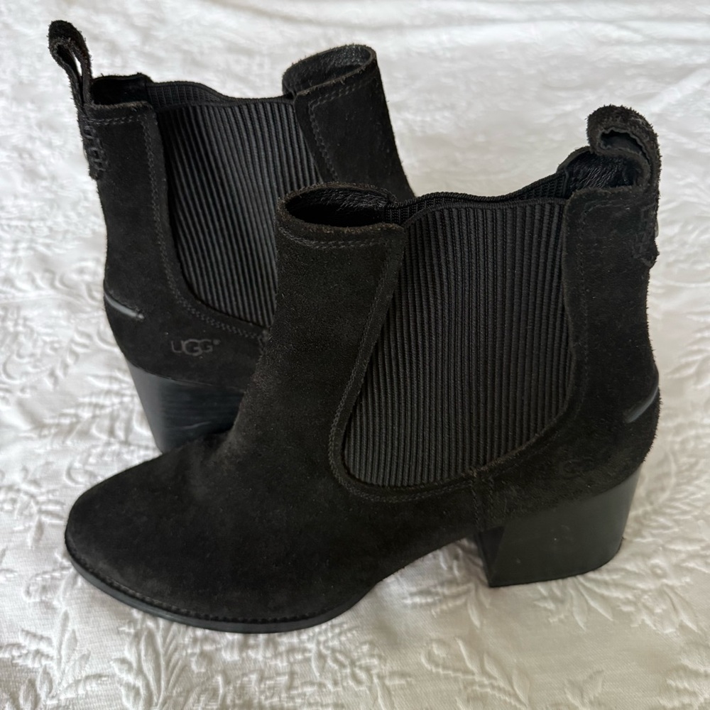 UGG Faye Black Suede Booties Block Heel. Size 12